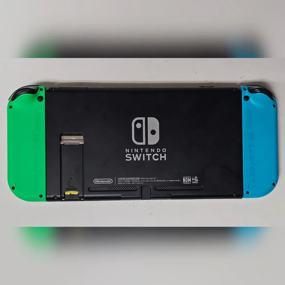 Nintendo Switch Console HAC-001(-01) JoyCon, 4 Controllers, 2 Chargers, More - Picture 2 of 12